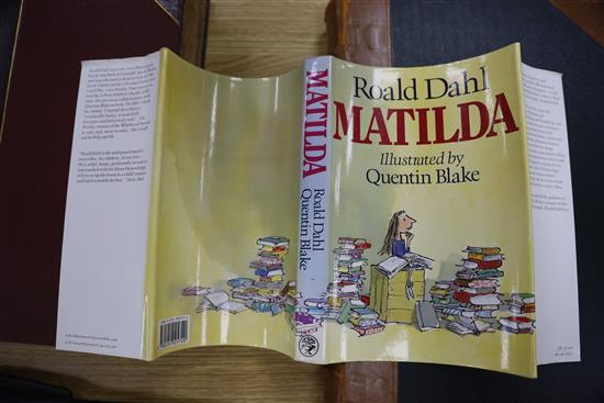 Dahl, Roald - The BFG, 1st edition, with clipped d.j., illustrated by Quentin Bell, Jonathan Cape, London 1985;